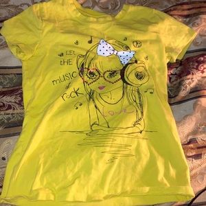 A yellow shirt in kids